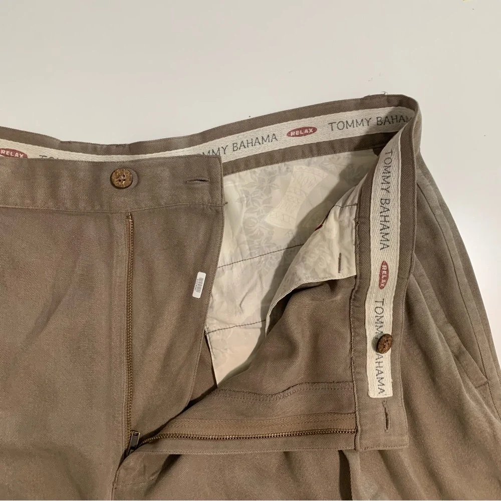 Tommy Bahama Taupe Havana Herringbone Pleated Silk Shorts Size 40 9” Inseam